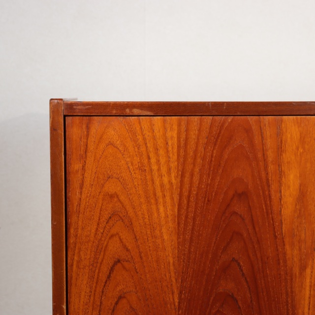 ネイサンNathanのサイドボード