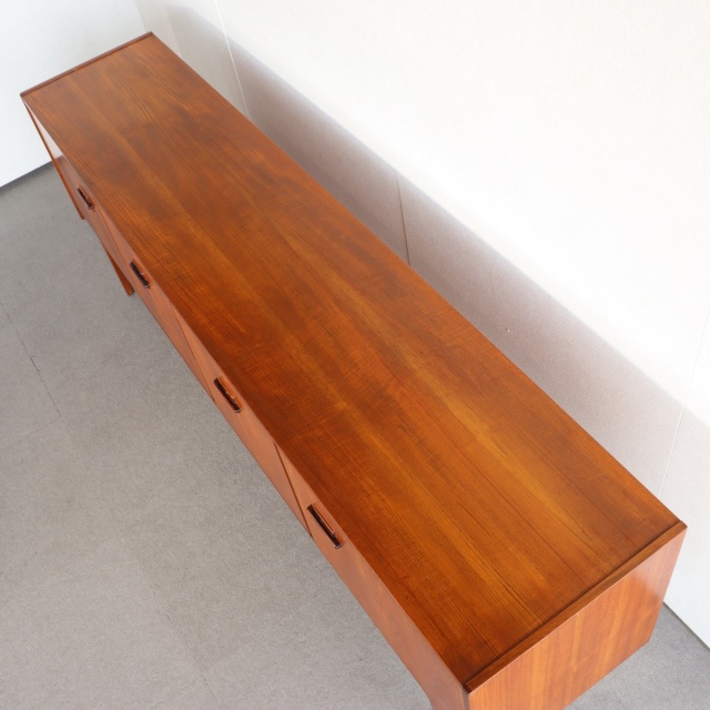 ネイサンNathanのサイドボード