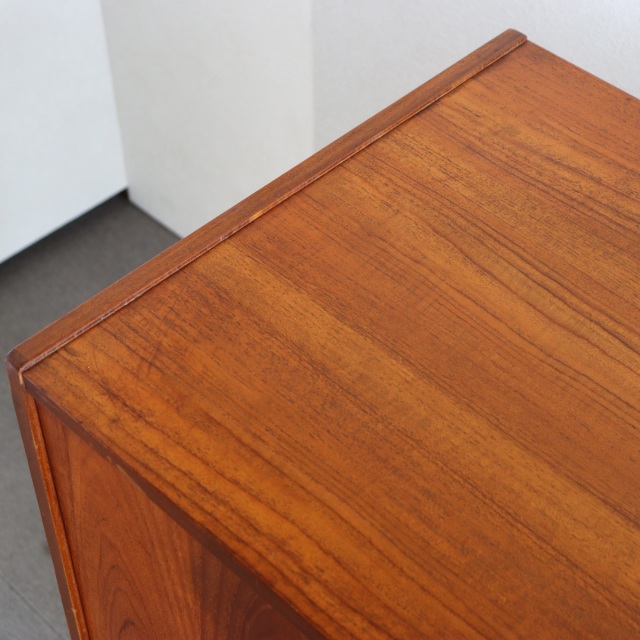 ネイサンNathanのサイドボード