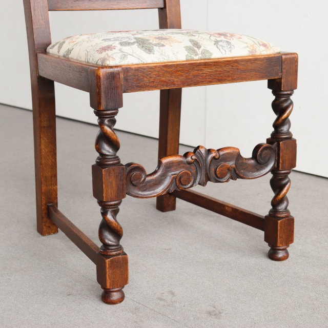 英国ヴィンテージのオーク材の籐製背もたれチェア