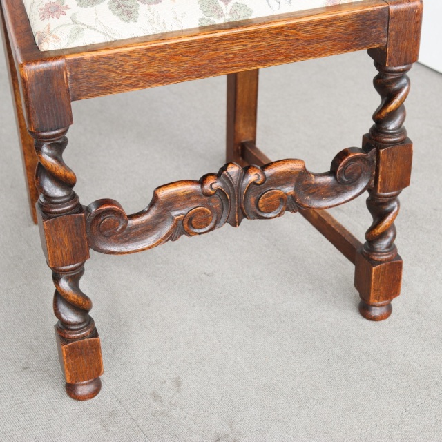 英国ヴィンテージのオーク材の籐製背もたれチェア