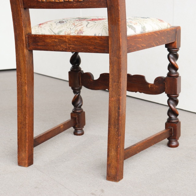 英国ヴィンテージのオーク材の籐製背もたれチェア