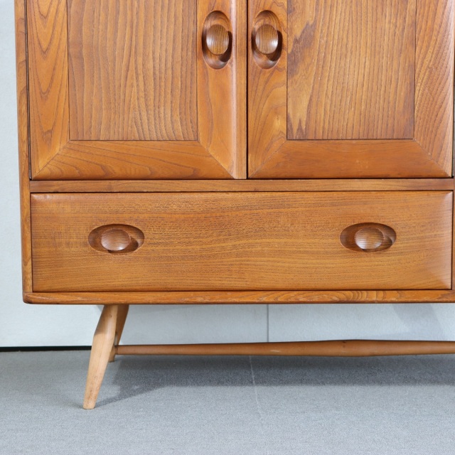 アーコールErcolのサイドボード