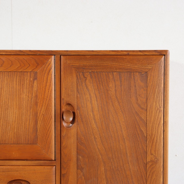 アーコールErcolのサイドボード