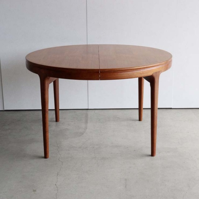 円形のダイニングテーブルで真ん中がエクステンションするタイプ、24060