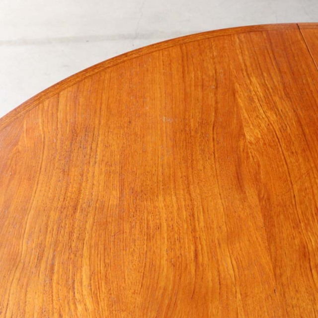 円形のダイニングテーブルで真ん中がエクステンションするタイプ、24060