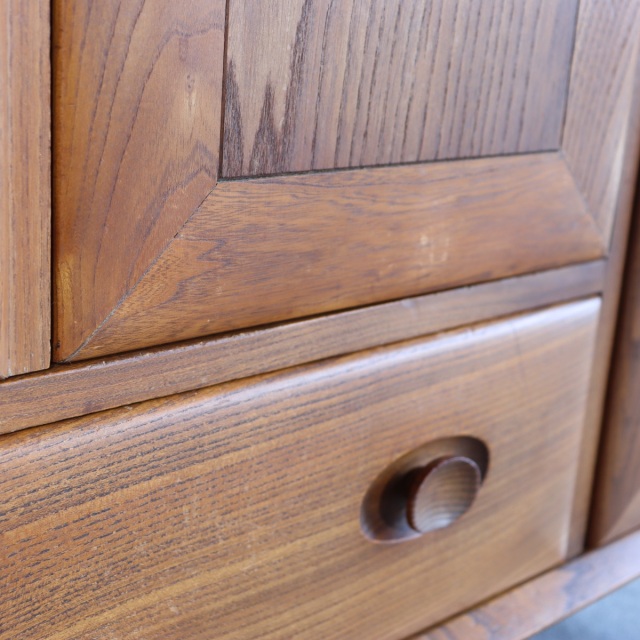 アーコールErcolのサイドボード