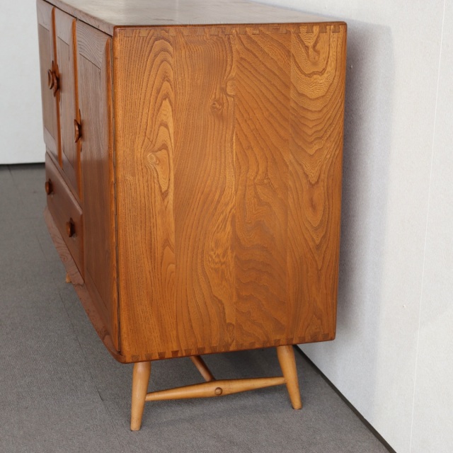 アーコールErcolのサイドボード