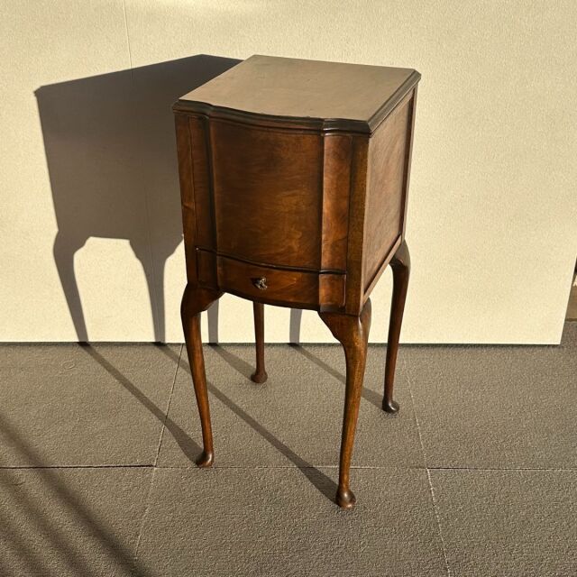 ヴィンテージのウォルナット材のコーヒーテーブル