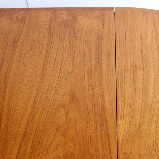 円形のダイニングテーブルで真ん中がエクステンションするタイプ、24060