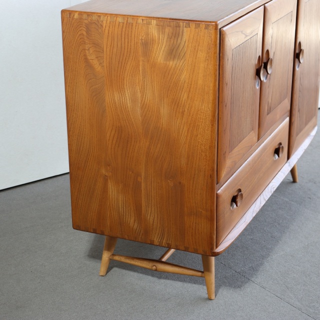 アーコールErcolのサイドボード