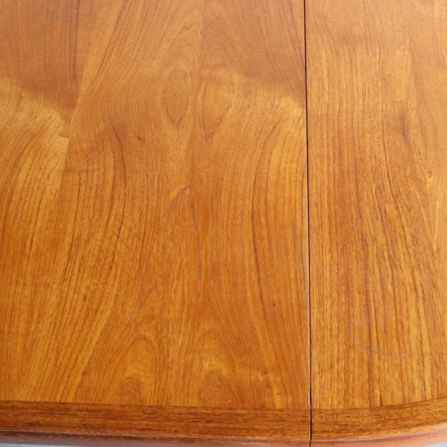 円形のダイニングテーブルで真ん中がエクステンションするタイプ、24060