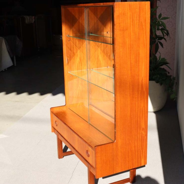 酒豪職人。ターニッジTURNIDGEのキャビネット