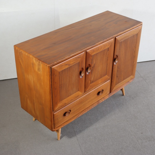 アーコールErcolのサイドボード