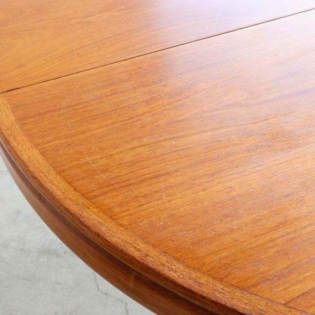 円形のダイニングテーブルで真ん中がエクステンションするタイプ、24060