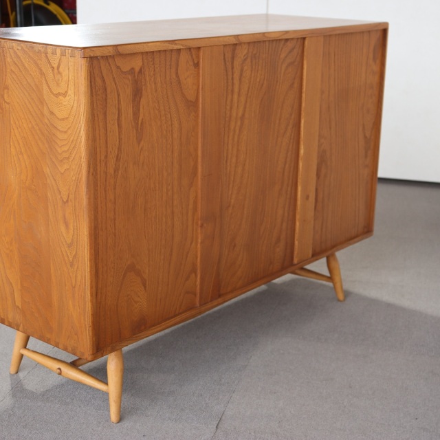 アーコールErcolのサイドボード