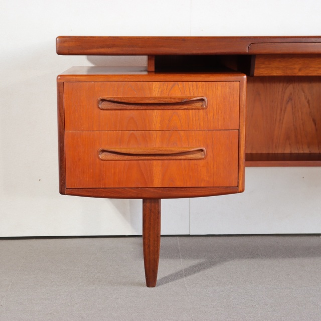 仕事がはかどらない・・・】ジープランG-PLAN製デスク 送料込