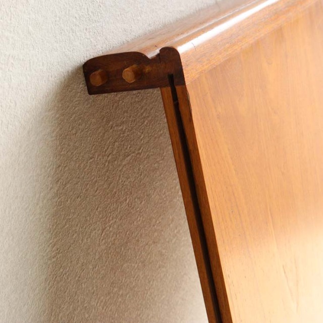 円形のダイニングテーブルで真ん中がエクステンションするタイプ、24060