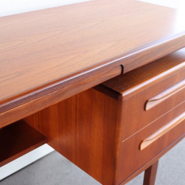 仕事がはかどらない・・・】ジープランG-PLAN製デスク 送料込