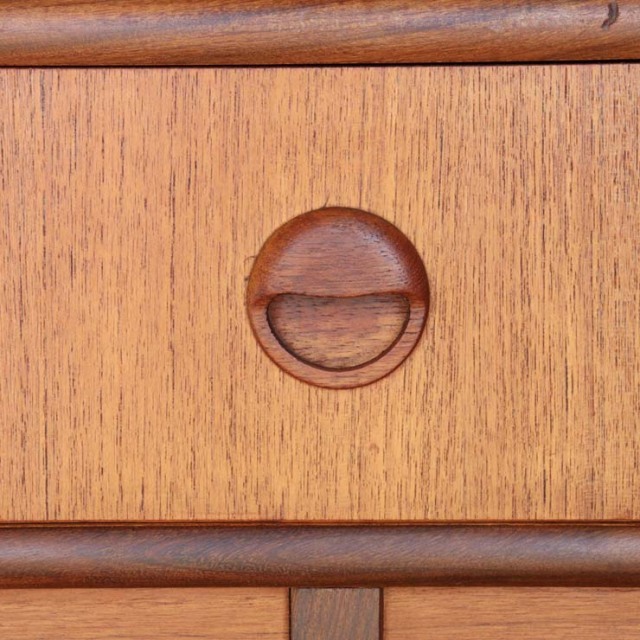 アンティーク家具　キャビネット　英国製　TURNIDGE（ターニッジ）製　アールデコ 酒豪職人。ターニッジTURNIDGEのキャビネット