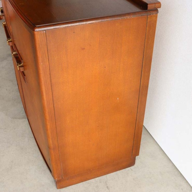 木製の扉のあるヴィンテージの棚　25095