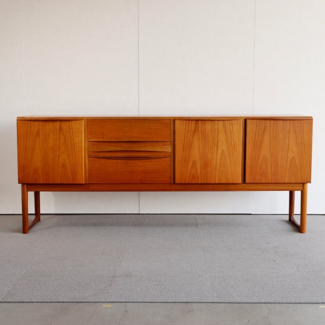 マッキントッシュMacintoshのサイドボード