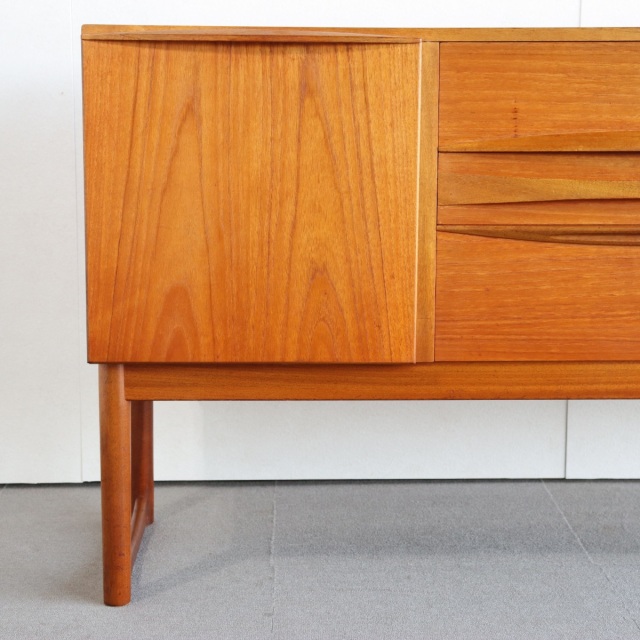 マッキントッシュMacintoshのサイドボード