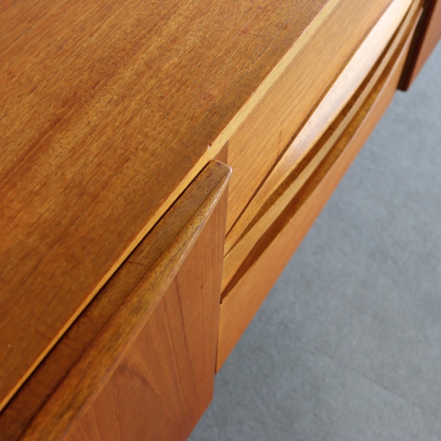 マッキントッシュMacintoshのサイドボード