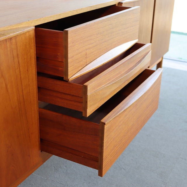 マッキントッシュMacintoshのサイドボード