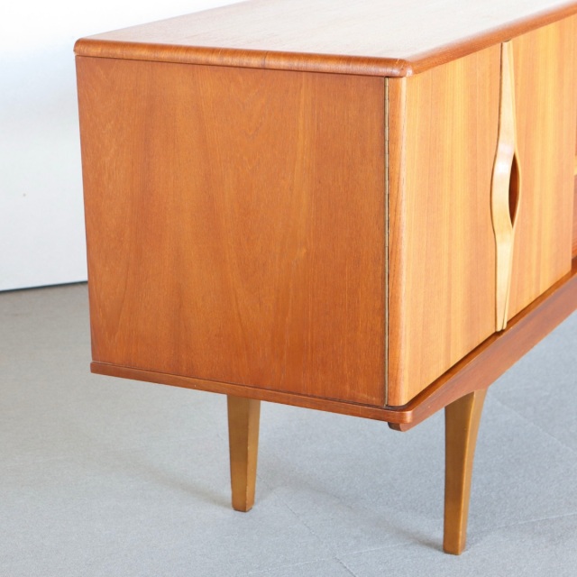 キキじゃない方】 ストーンヒルSTONEHILL製チーク材サイドボード 送料込み