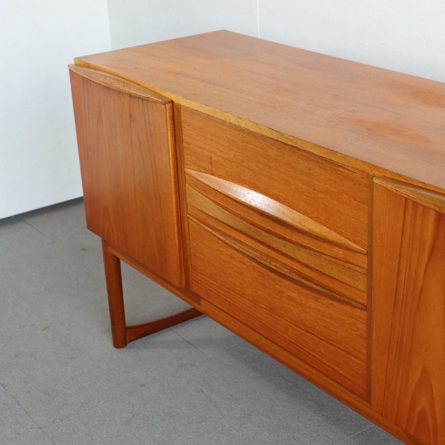 マッキントッシュMacintoshのサイドボード