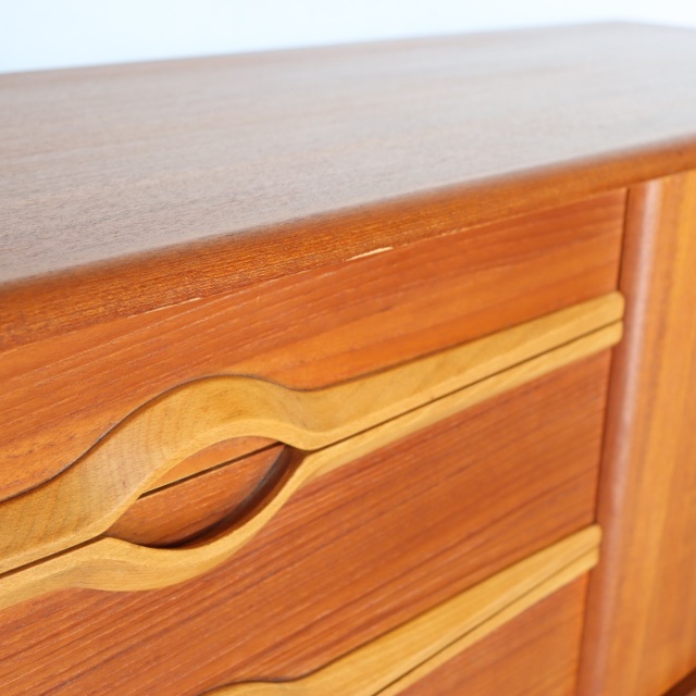 北欧ヴィンテージ チーク STONEHILL/ストーンヒル サイドボード キキ