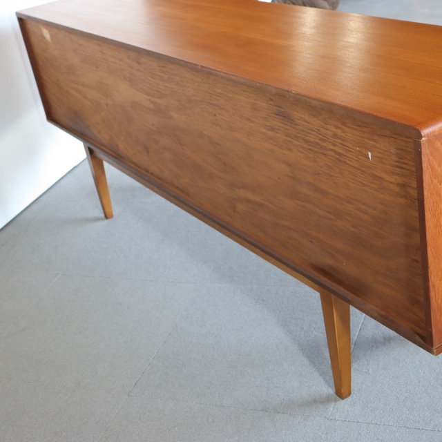 キキじゃない方】 ストーンヒルSTONEHILL製チーク材サイドボード 送料込み