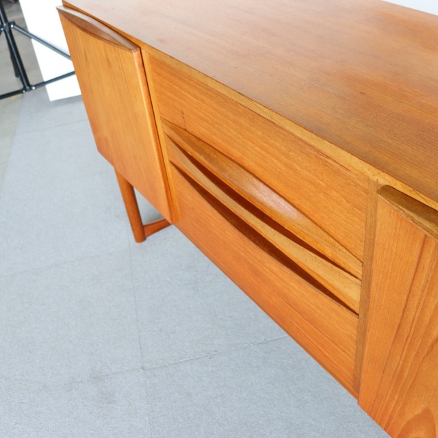 マッキントッシュMacintoshのサイドボード