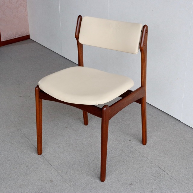 エリックバックERIK BUCHSのダイニングチェア