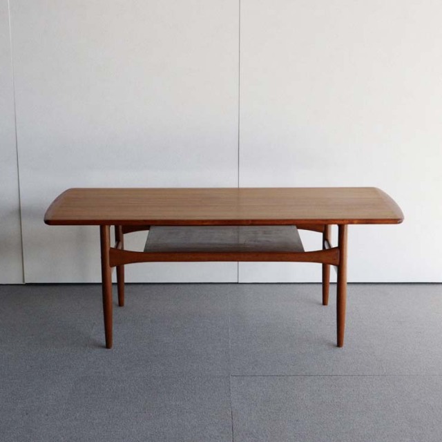 木製のヴィンテージコーヒーテーブル　24010