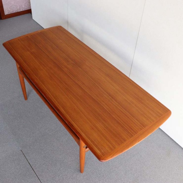 木製のヴィンテージコーヒーテーブル　24010