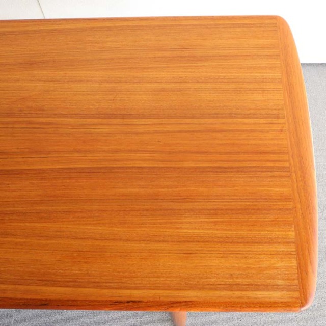 木製のヴィンテージコーヒーテーブル　24010