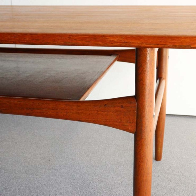 木製のヴィンテージコーヒーテーブル　24010