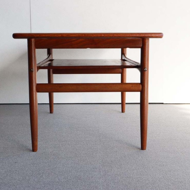 木製のヴィンテージコーヒーテーブル　24010