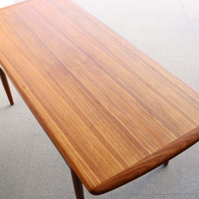 木製のヴィンテージコーヒーテーブル　24010