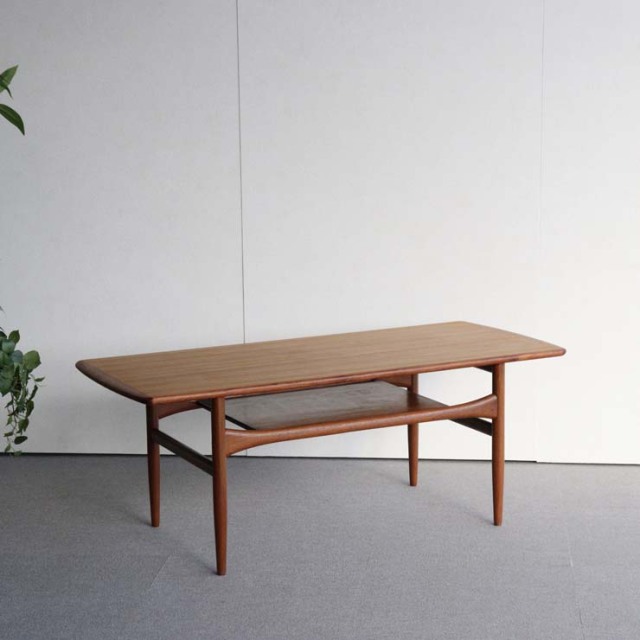 木製のヴィンテージコーヒーテーブル　24010