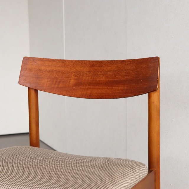 英国ヴィンテージのチーク材のチェア