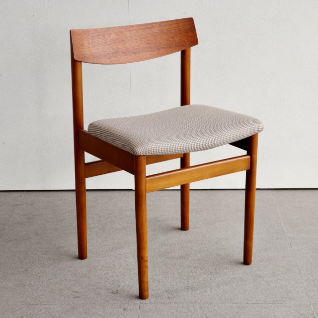 英国ヴィンテージのチーク材のチェア