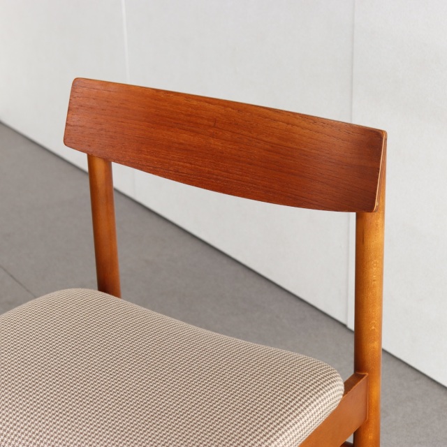 英国ヴィンテージのチーク材のチェア