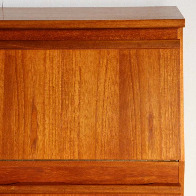 木製のヴィンテージビュロー、上部は上から開く扉、下部は両開きの扉、24118