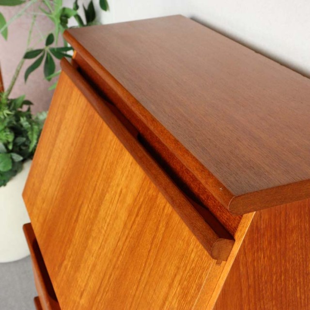 木製のヴィンテージビュロー、上部は上から開く扉、下部は両開きの扉、24118