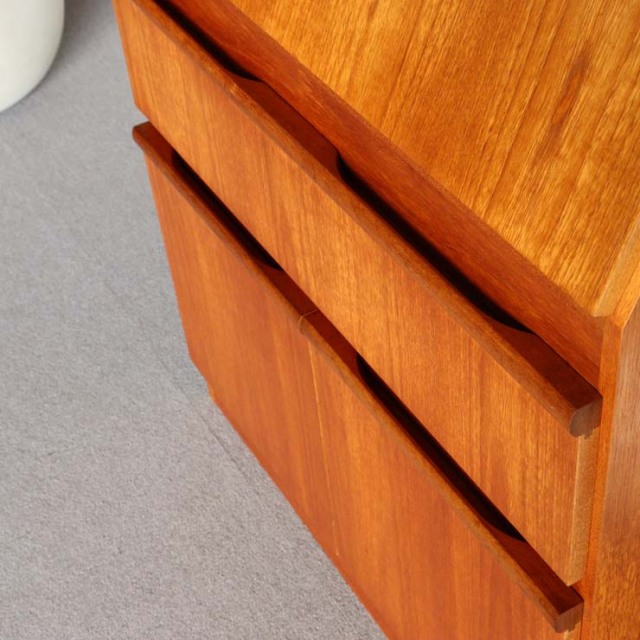 木製のヴィンテージビュロー、上部は上から開く扉、下部は両開きの扉、24118