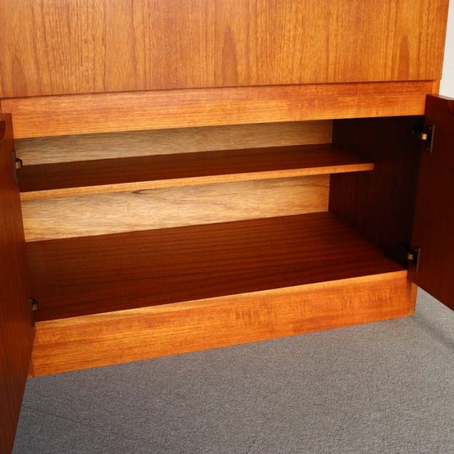 木製のヴィンテージビュロー、上部は上から開く扉、下部は両開きの扉、24118