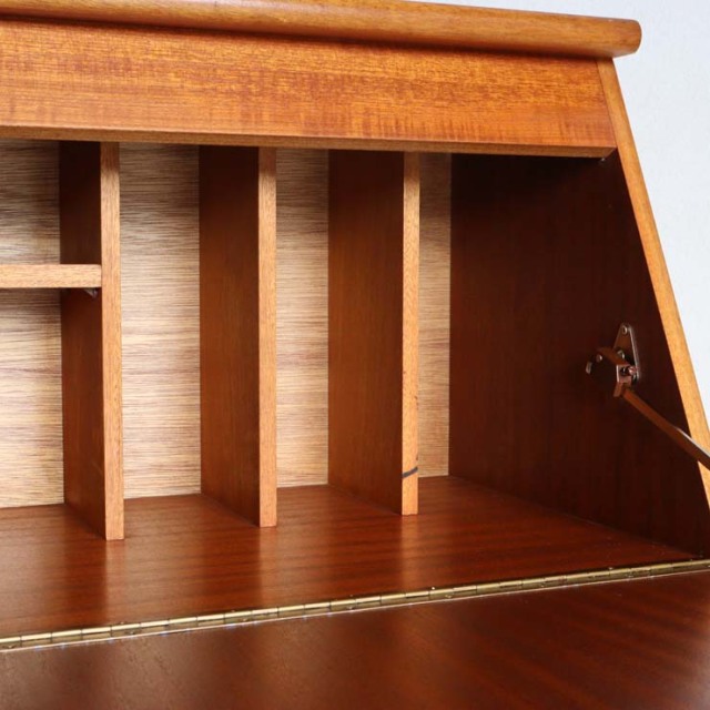 木製のヴィンテージビュロー、上部は上から開く扉、下部は両開きの扉、24118